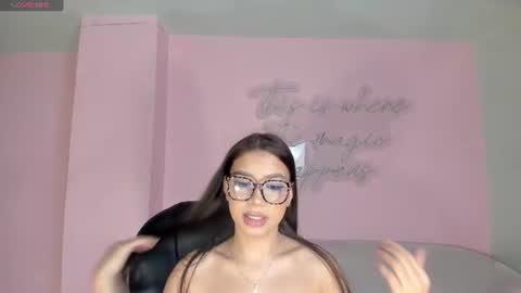 Sophie Houston online show from July 8, 2:49 am