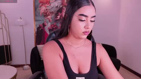 Snapshot of sophielanne chatting on July 2, 4:18 am Sophie online show from July 2, 4:18 am