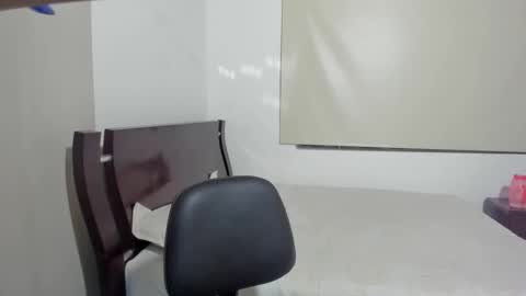 Snapshot of sophielatina chatting on November 9, 5:17 am Sophia online show from November 9, 5:17 am