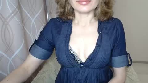 Snapshot of sophiemisss chatting on October 13, 10:15 am Sophiemisss online show from October 13, 10:15 am