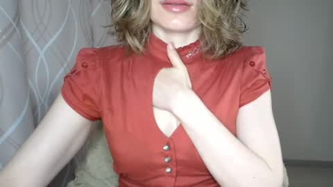 Snapshot of sophiemisss chatting on May 13, 5:49 am Sophiemisss online show from May 13, 5:49 am