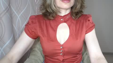 Snapshot of sophiemisss chatting on May 19, 6:20 am Sophiemisss online show from May 19, 6:20 am