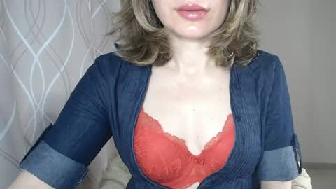 Snapshot of sophiemisss chatting on May 24, 6:07 am Sophiemisss online show from May 24, 6:07 am