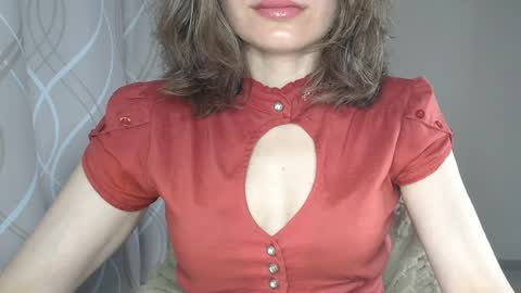 Snapshot of sophiemisss chatting on June 2, 9:00 am Sophiemisss online show from June 2, 9:00 am