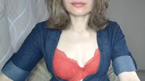 Snapshot of sophiemisss chatting on June 4, 6:08 am Sophiemisss online show from June 4, 6:08 am