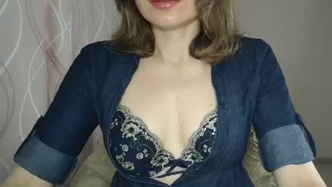 Snapshot of sophiemisss chatting on June 19, 6:51 am Sophiemisss online show from June 19, 6:51 am