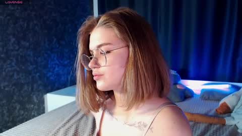 Snapshot of sophiemure chatting on April 29, 8:37 pm Sophie online show from April 29, 8:37 pm