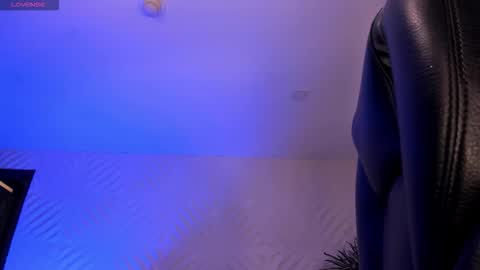 Sophie  Palmer online show from January 7, 12:40 pm