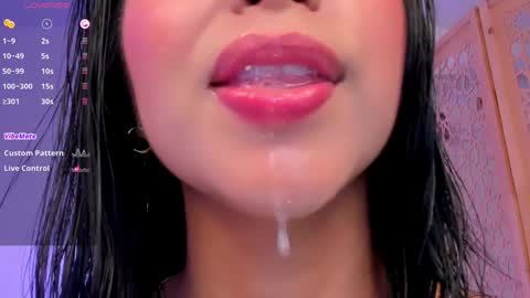 Snapshot of sophierooy chatting on December 12, 9:58 pm sophierooy online show from December 12, 9:58 pm