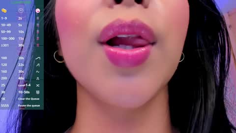 Snapshot of sophierooy chatting on December 20, 7:07 pm sophierooy online show from December 20, 7:07 pm