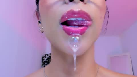 sophierooy online show from April 22, 8:10 pm