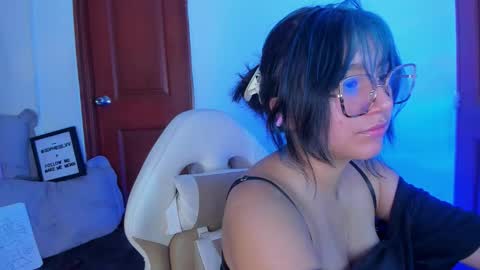   Sophie  online show from February 13, 8:05 pm