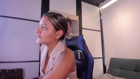 Snapshot of sophiewatson_ chatting on July 12, 1:57 pm sophiewatson_ online show from July 12, 1:57 pm