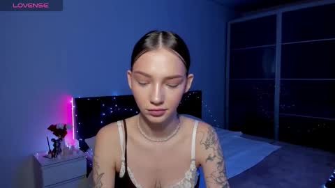 sophiewildcat online show from March 28, 12:32 am