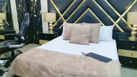 SophieWinslow online show from March 17, 1:47 pm