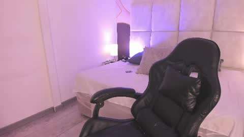 sophiie_rosee online show from June 17, 7:15 pm