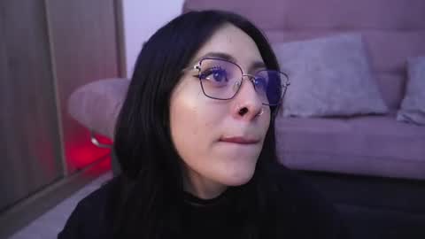 Sophiie online show from June 12, 3:38 am