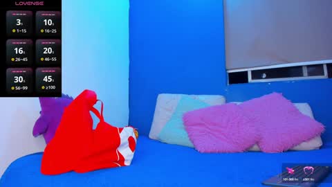 Julieth online show from December 2, 4:53 am