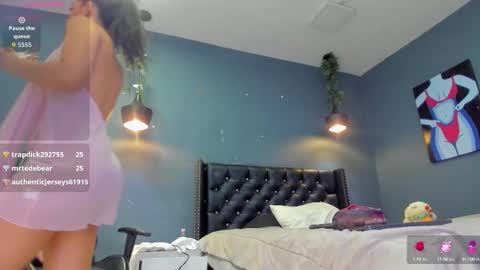 Sophie Taylor online show from September 14, 1:32 pm