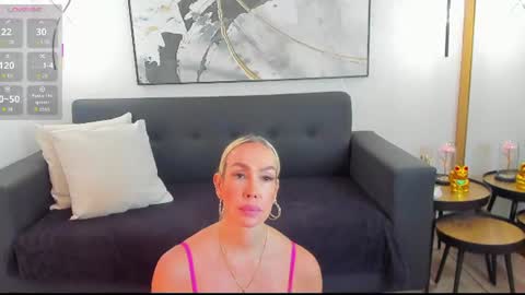 Snapshot of sophimariin chatting on June 16, 11:02 am Sophi online show from June 16, 11:02 am