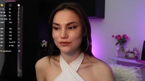 Beatrice call me Bea online show from March 4, 8:27 pm