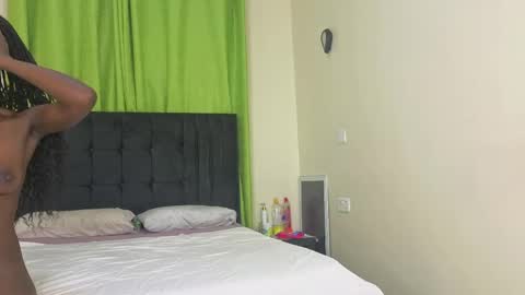 sophisticated_seline online show from April 19, 7:27 pm