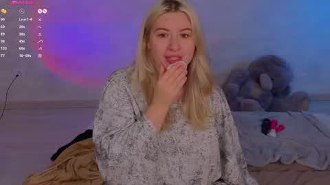 Snapshot of soulmeinme chatting on February 21, 10:37 pm soulmeinme online show from February 21, 10:37 pm