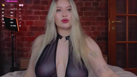 soulmeinme online show from October 31, 8:21 pm