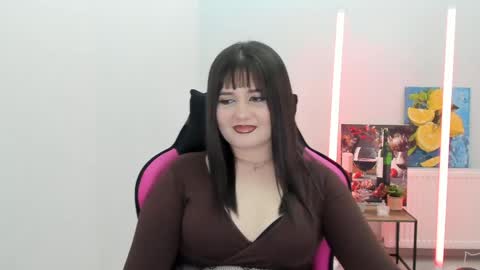 Snapshot of sour_cherry_ chatting on April 15, 2:24 pm Jennie online show from April 15, 2:24 pm