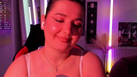 Snapshot of sour_cherry_ chatting on May 20, 12:33 pm Jennie online show from May 20, 12:33 pm