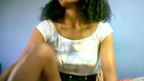 sourayaa online show from April 18, 6:50 am