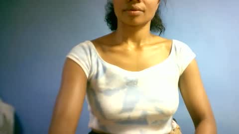 sourayaa online show from April 18, 6:56 pm