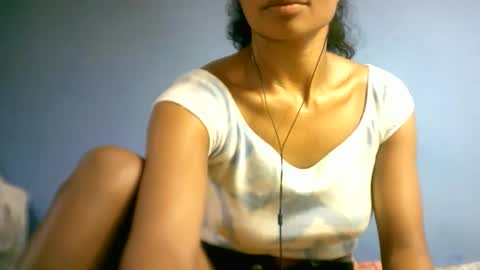 sourayaa online show from April 18, 7:07 pm