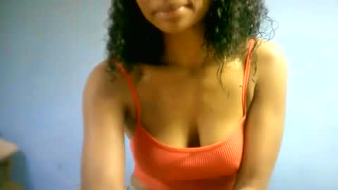 sourayaa online show from April 19, 8:02 am