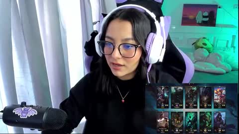 Snapshot of soy___lili chatting on January 14, 6:07 pm Lili online show from January 14, 6:07 pm