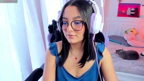 Snapshot of soy___lili chatting on February 5, 8:14 pm Lili online show from February 5, 8:14 pm