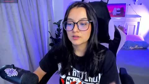 Snapshot of soy___lili chatting on September 11, 10:32 pm Lili online show from September 11, 10:32 pm