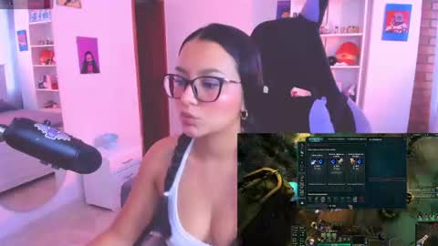Lili online show from June 12, 4:39 pm