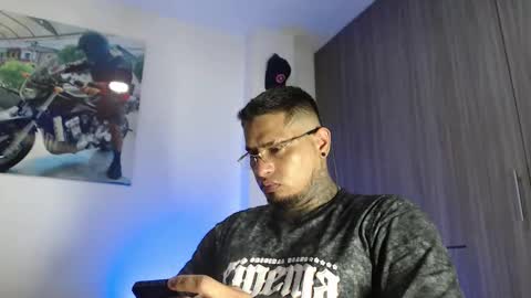 Snapshot of soy_apolo chatting on June 3, 4:37 am soy_apolo online show from June 3, 4:37 am