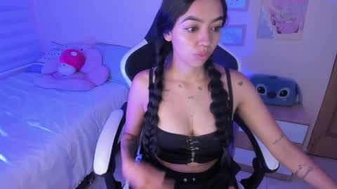 soy_gabrielaa online show from May 21, 10:22 am