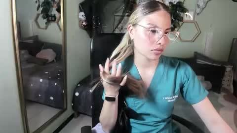 Marce  online show from March 9, 8:35 pm