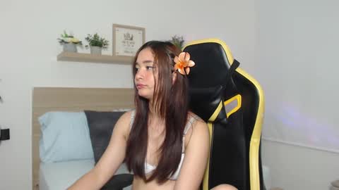 M A R I A N A online show from January 30, 8:54 am