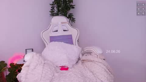 M A R I A N A online show from June 25, 2:11 am