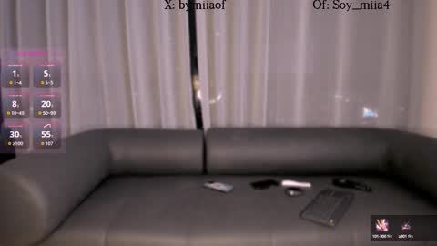 Snapshot of soy_miia chatting on October 18, 12:13 am MIA online show from October 18, 12:13 am