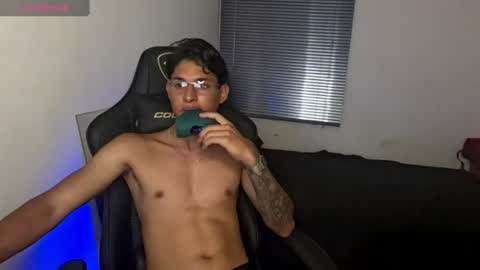 soy_samuel11 online show from June 22, 1:40 am