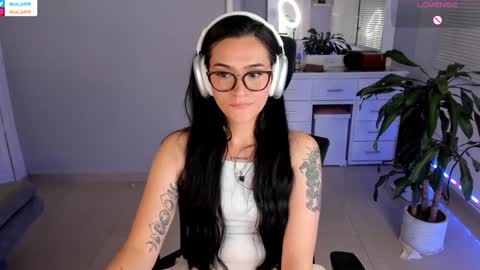 Snapshot of soyabby_ chatting on January 19, 11:43 pm Luisa online show from January 19, 11:43 pm