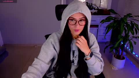 Snapshot of soyabby_ chatting on January 25, 12:48 am Luisa online show from January 25, 12:48 am