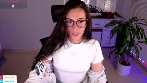 Snapshot of soyabby_ chatting on January 27, 12:43 am Luisa online show from January 27, 12:43 am