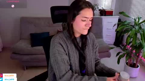 Snapshot of soyabby_ chatting on February 22, 8:20 pm Luisa online show from February 22, 8:20 pm