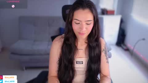 Snapshot of soyabby_ chatting on March 2, 7:34 pm Luisa online show from March 2, 7:34 pm